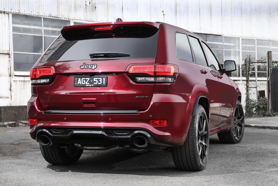  Jeep Grand Cherokee SRT Night 2016 года  (AU) (фото 6 из 26)